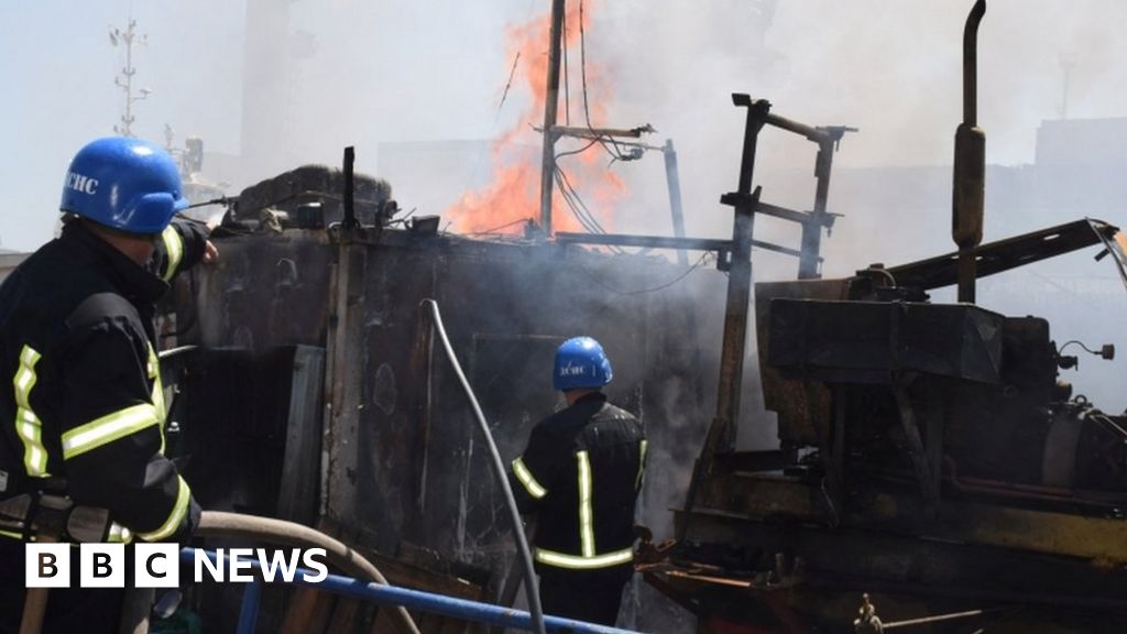 Ukraine war: Missile strike puts grain deal in doubt