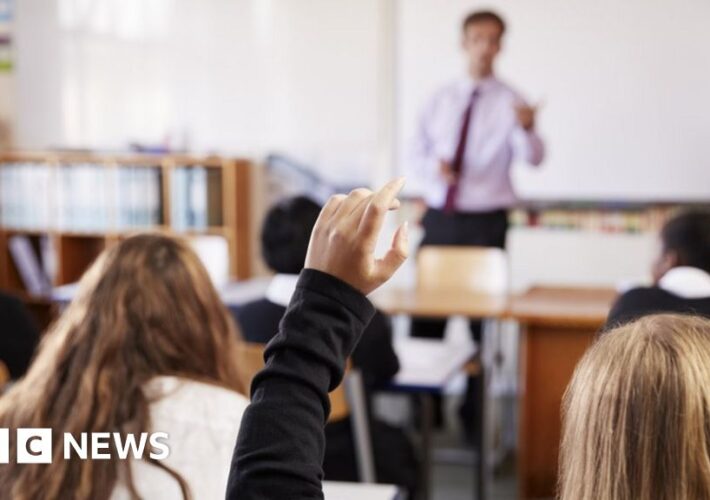 Government’s plan for teachers’ pay risks funding crisis, say unions