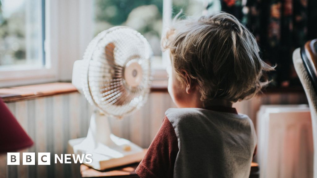 Parents warned to keep children out of sun