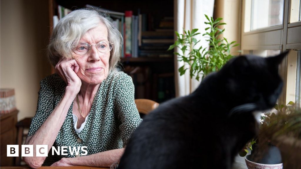 Pensions scandal: Thousands more women underpaid