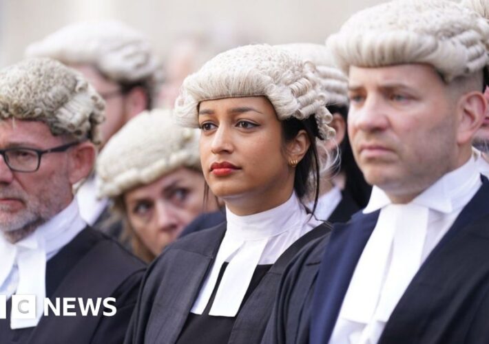 Courts ‘in limbo’ as barristers strike for second week Courts ‘in limbo’ as barristers strike for second week
