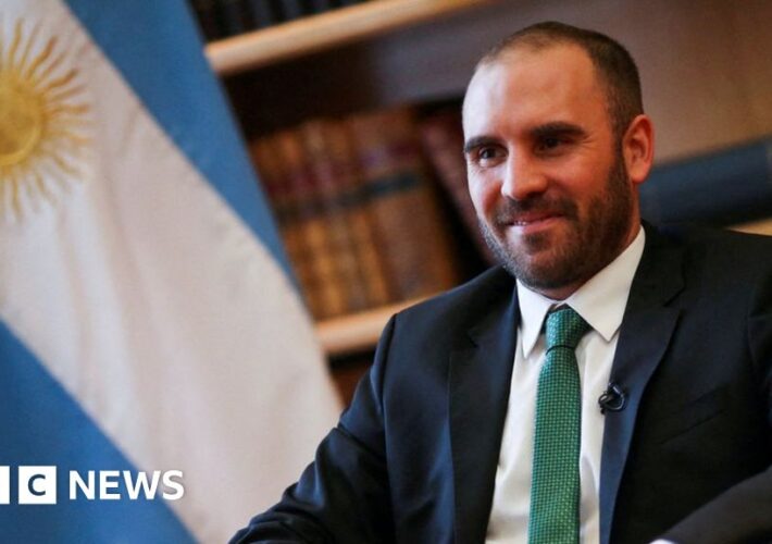Argentina’s economy minister makes sudden exit Argentina’s economy minister makes sudden exit