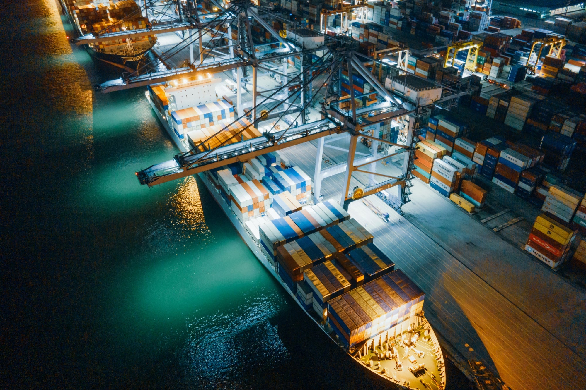 Stay Ahead of Supply Chain Slowdowns Using This Hybrid Delivery Option That Is Transforming The Ecommerce Space