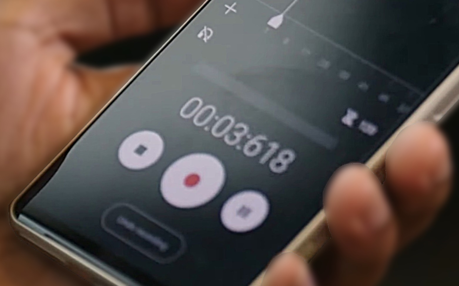 Real Xperia 5 IV or Xperia Compact guest stars in Sony’s latest promo teasers