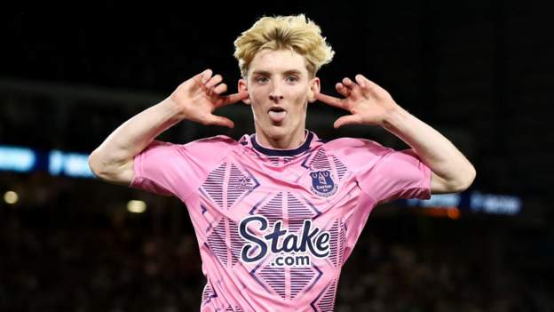 Everton: Anthony Gordon transfer deadline has passed, says Frank Lampard