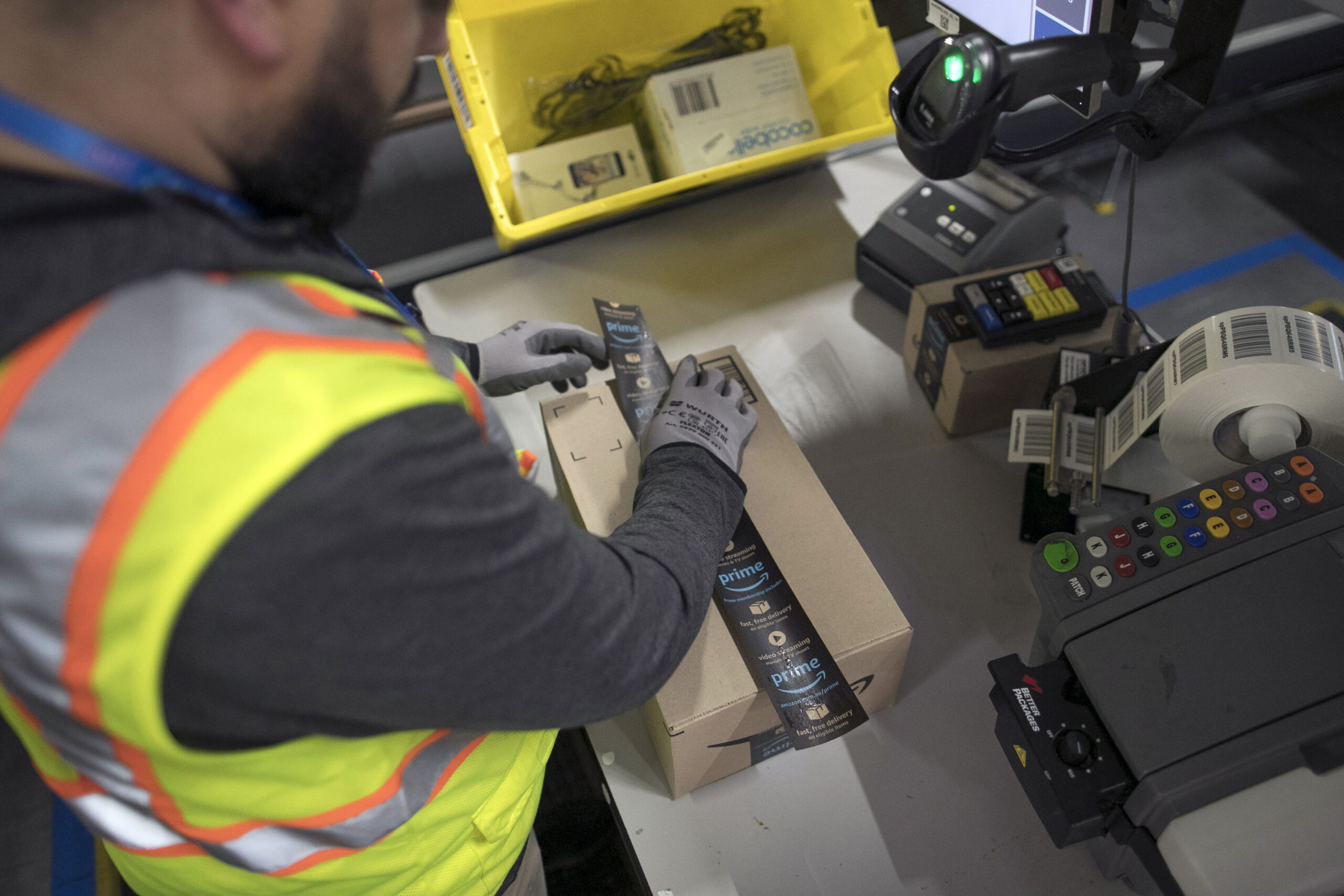 Amazon closes or abandons plans for dozens of warehouses as it goes from expansion mode to belt-tightening