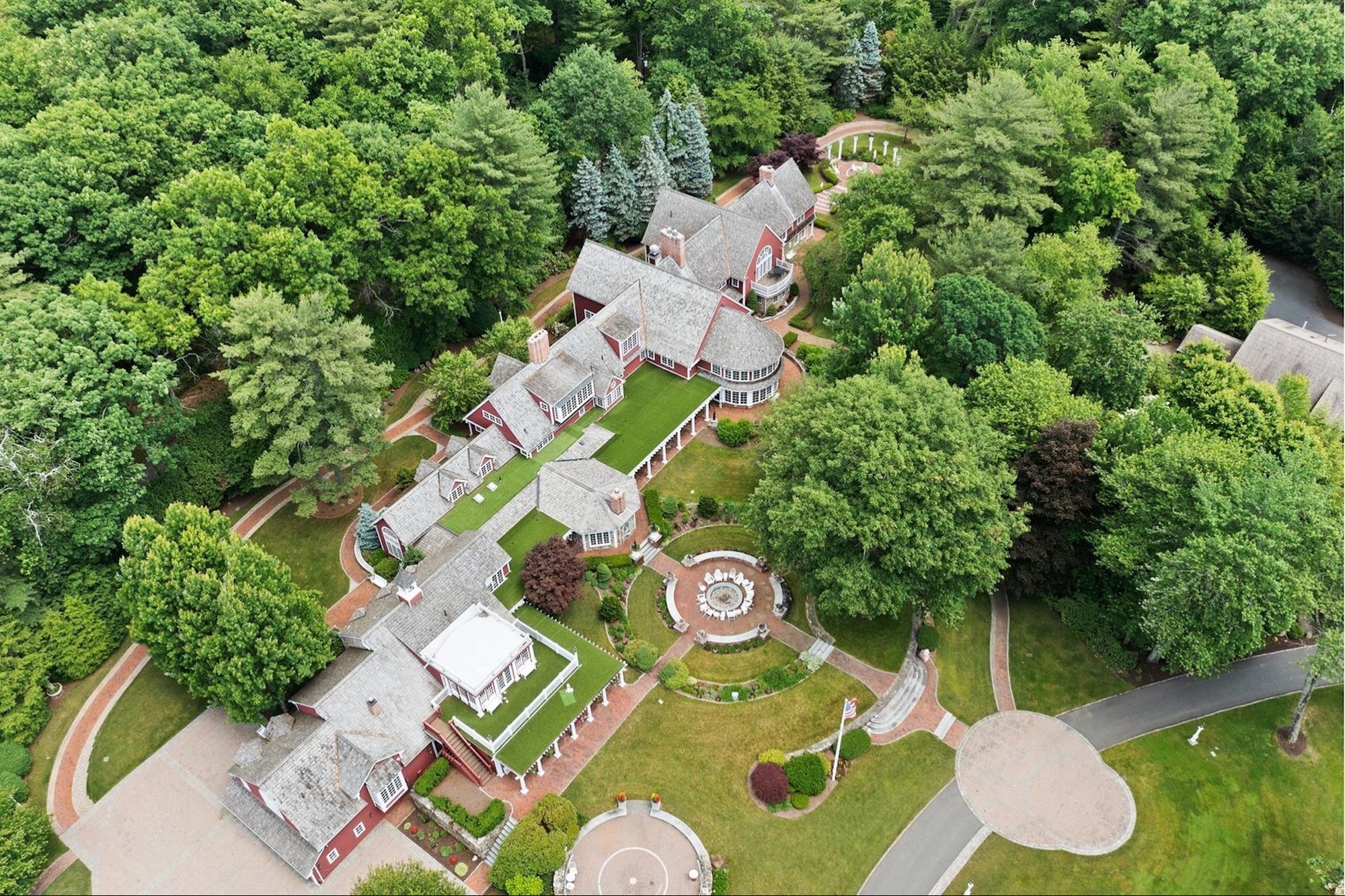 Yankee Candle Founder’s  Million Estate Comes with an Indoor Water Park and Two ‘Car Barns’