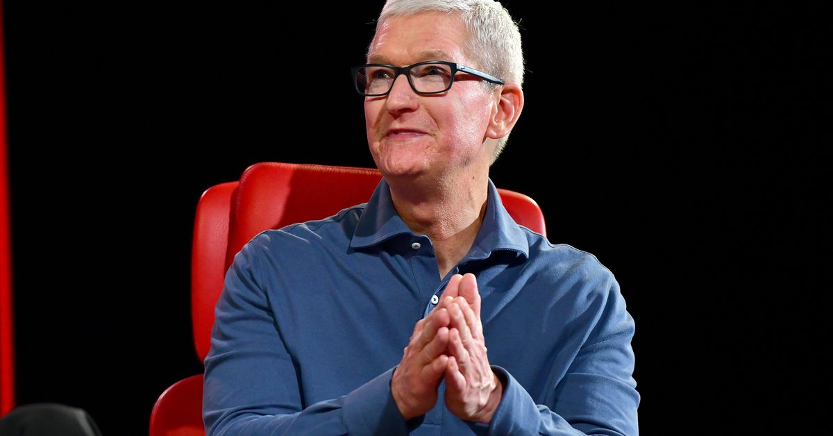 Tim Cook says ‘buy your mom an iPhone’ if you want to end green bubbles