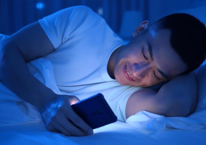 Be Careful of Blue Light – Damage Increases With Age