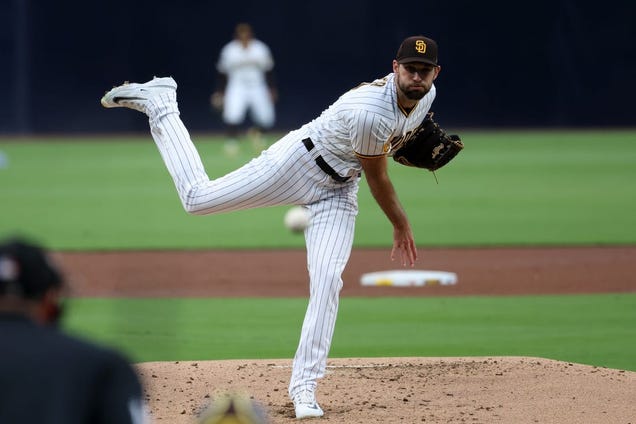 Improving in clutch spots, Padres open set with Cubs