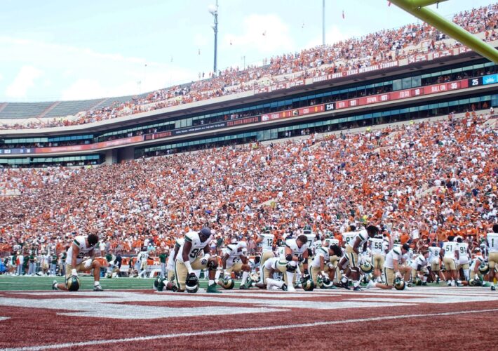 Quinn Ewers (3 TD), No. 4 Texas clobber Colorado State 52-0