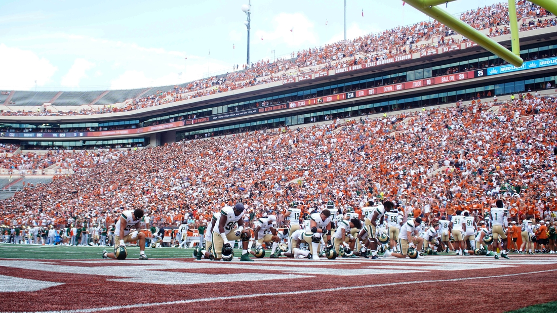 Quinn Ewers (3 TD), No. 4 Texas clobber Colorado State 52-0