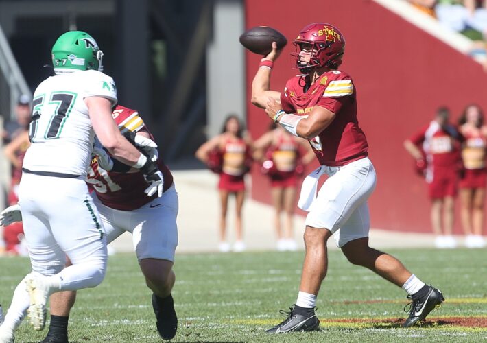 Rocco Becht, Iowa State handle North Dakota in season opener