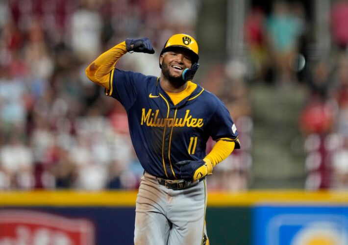 After more late-inning heroics, Brewers look to sweep Reds