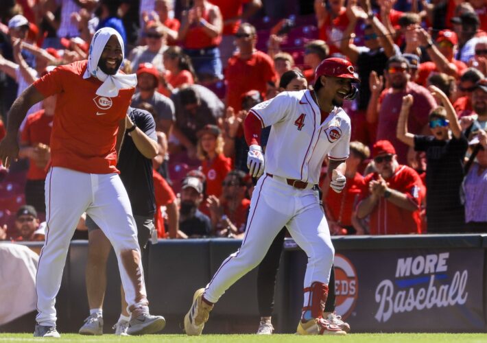 Santiago Espinal delivers for Reds over Brewers in 11 innings