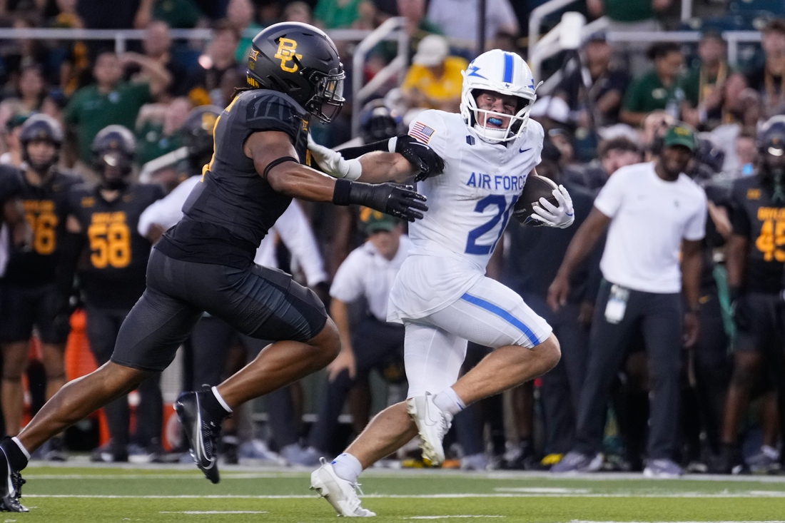 Baylor scores 28 unanswered points to pull away from Air Force