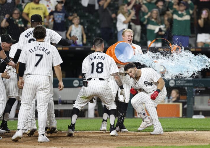 MLB roundup: White Sox end record home skid on walk-off HR