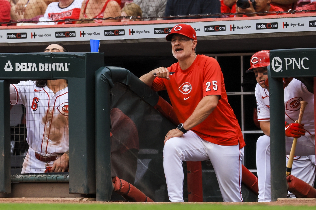 Reds fire manager David Bell