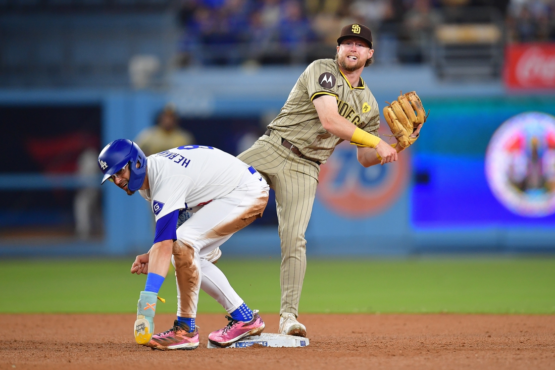 MLB roundup: Triple play sends Padres to postseason