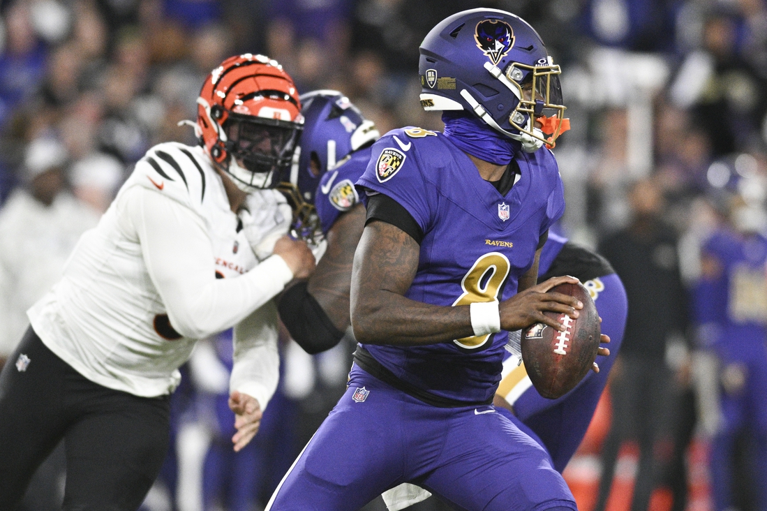 Lamar Jackson’s 4 TDs just enough as Ravens hold off Bengals