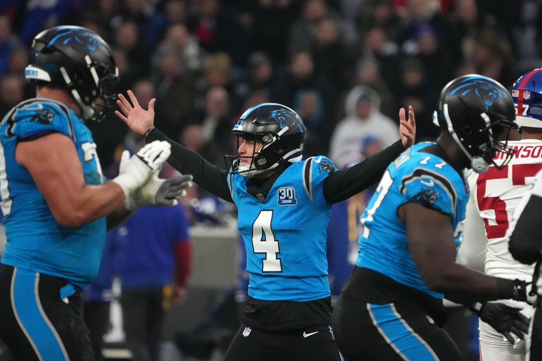 Eddy Pineiro kicks Panthers past reeling Giants in Germany