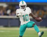 Dolphins WR Tyreek Hill (wrist) plans to play, claims surgery on table