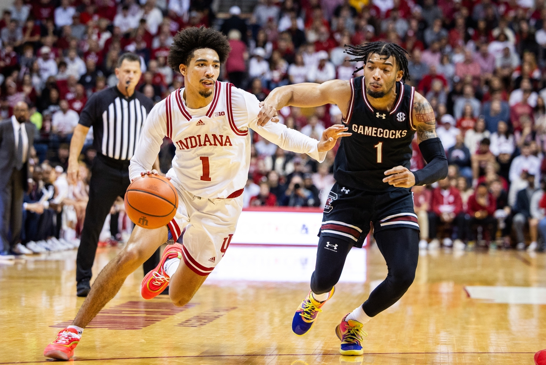 No. 16 Indiana improves to 3-0 after lopsided win over South Carolina