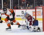 Cale Makar, Avalanche get jump on Flyers, hold on to win