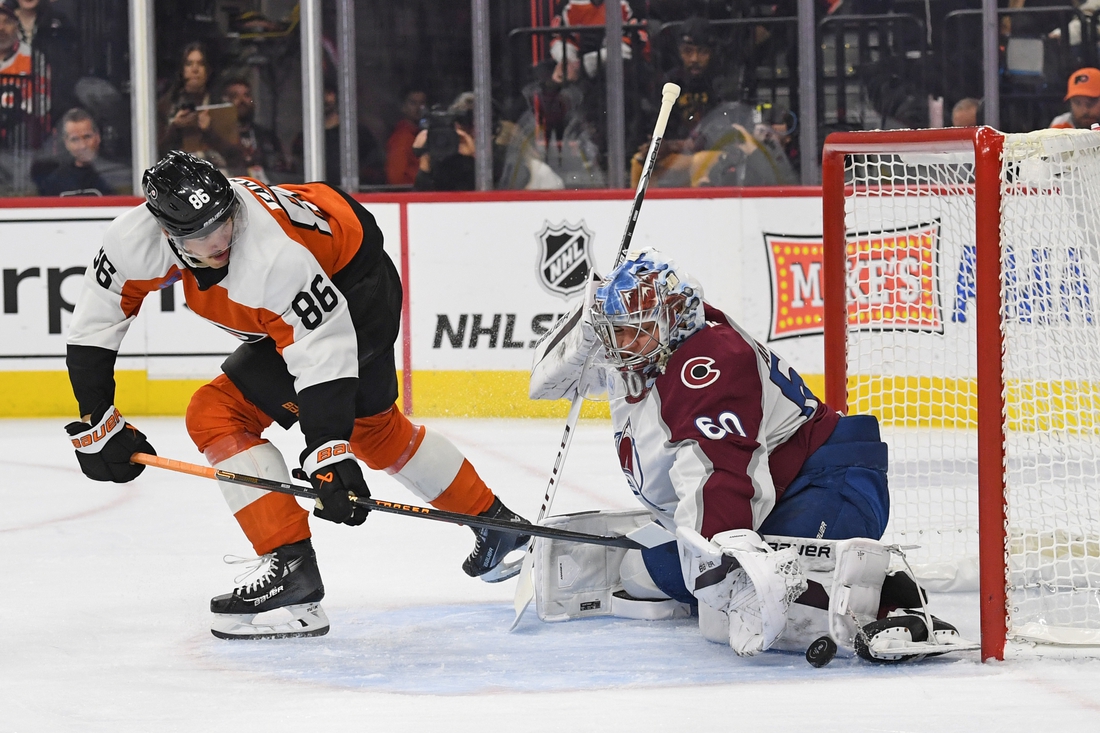 Cale Makar, Avalanche get jump on Flyers, hold on to win