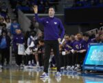 Washington pulls away from Wazzu in 300th matchup