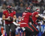 Chasing playoff berth, Buccaneers take on Panthers