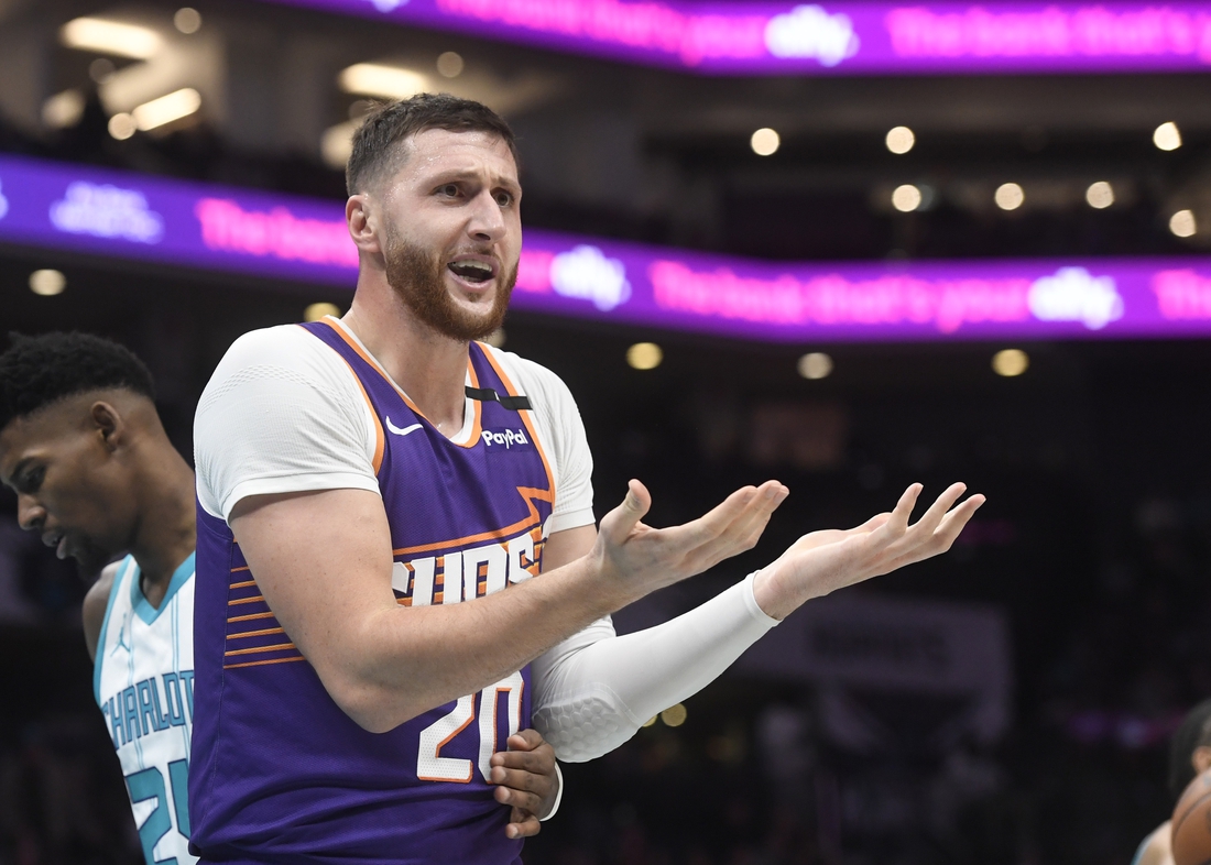 Report: Suns shipping benched Jusuf Nurkic to Hornets