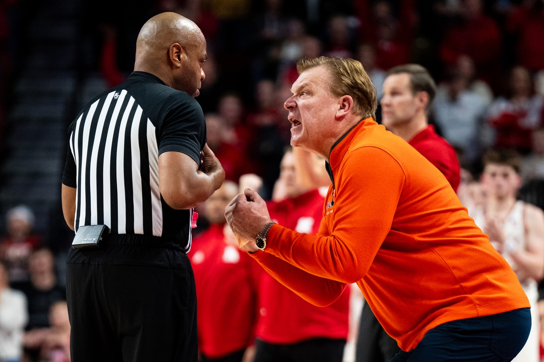 No. 18 Illinois turns it on late, roars past Ohio State