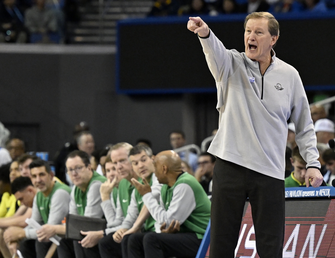 Oregon hoping to halt freefall against No. 24 Michigan