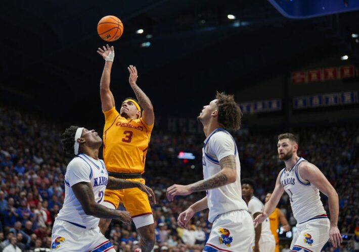 No. 16 Kansas leaves No. 8 Iowa State in dust, 69-52