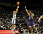 Oregon holds off Northwestern to end skid