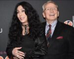 Bob Mackie, fashion designer for the stars, dies at 87